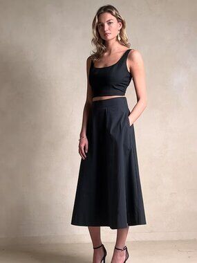 Banana Republic Black Poplin Maxi Skirt – Size 0 – NWT